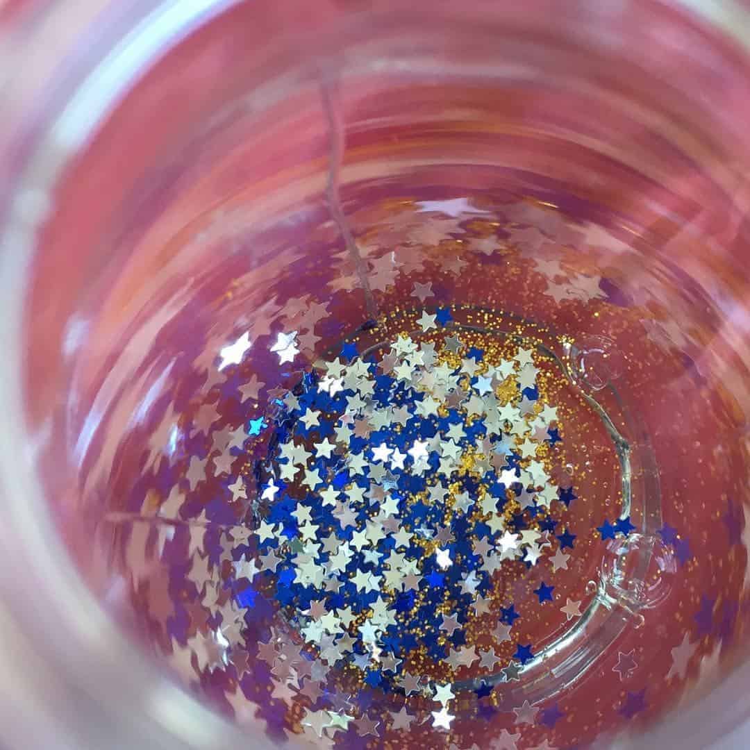 #acortamoslastardes: Hacemos botellas sensoriales muy brillantes