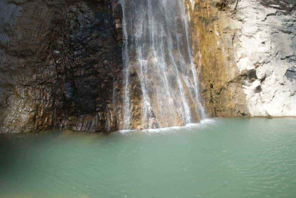 Descubre la Cascada de Sorrosal en Broto: fácil y accesible