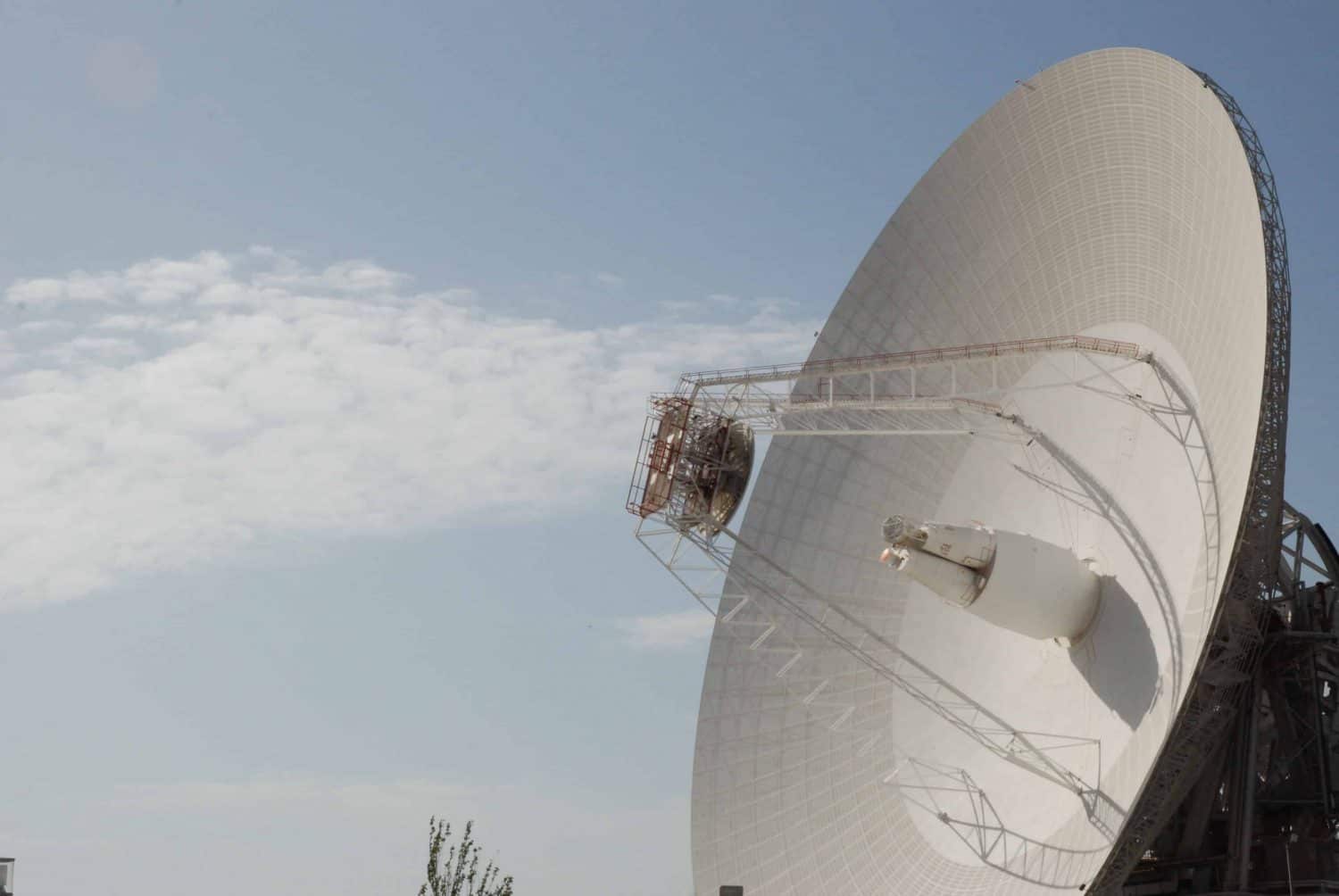 Madrid Deep Space Communications Complex y el espacio