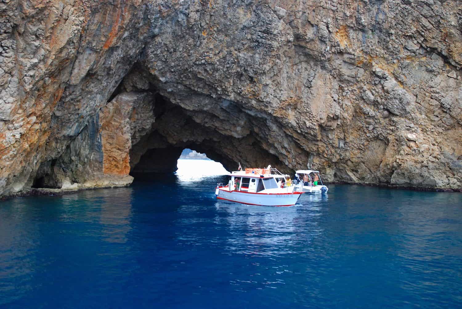 Una visita muy recomendada si vas con niños: conocer las Islas Medas desde el Nautilus